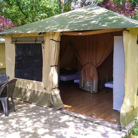 Camping Larribal Millau Bagian luar foto