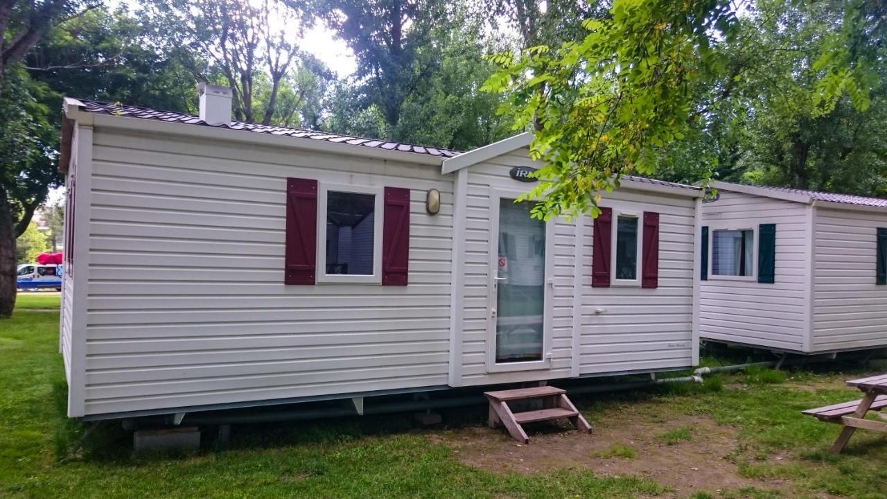 Camping Larribal Millau Bagian luar foto
