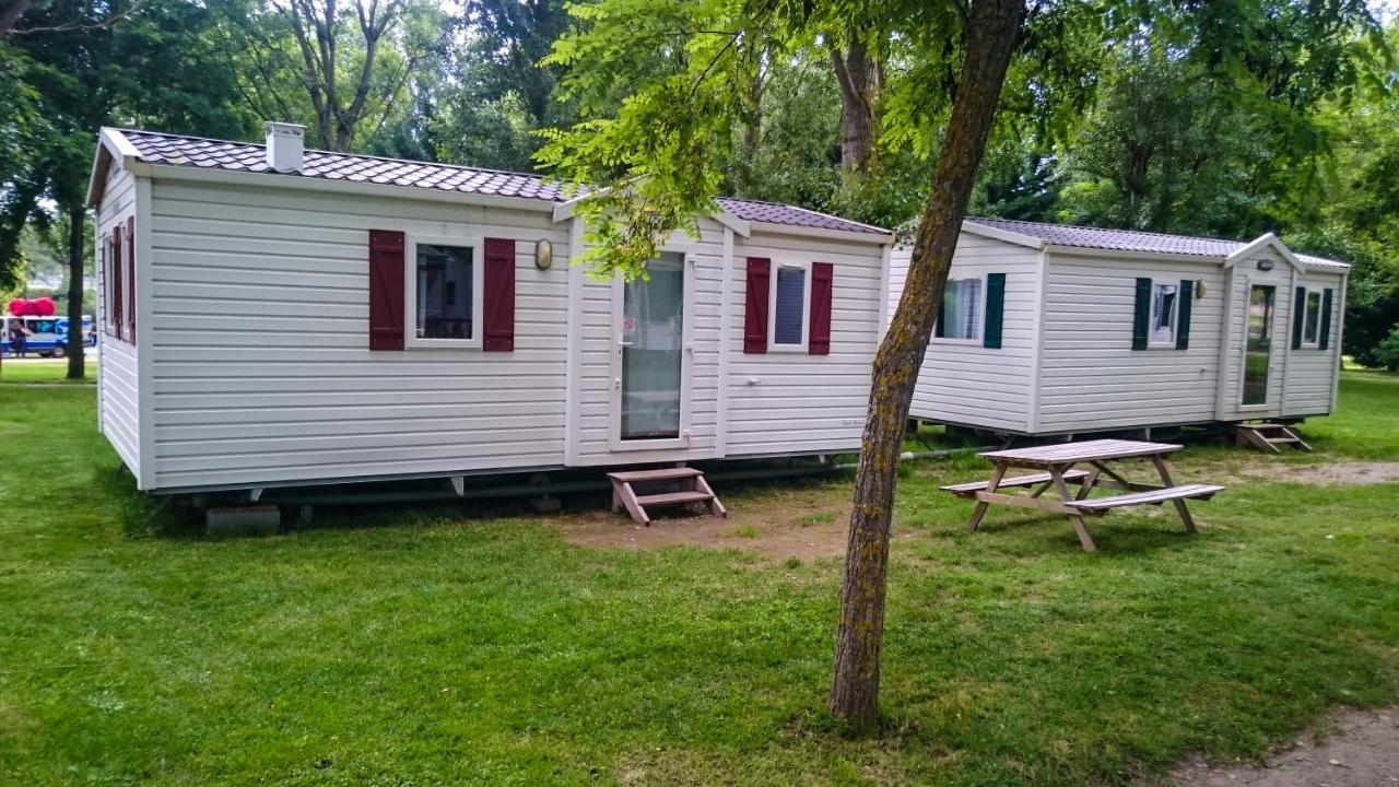 Camping Larribal Millau Bagian luar foto