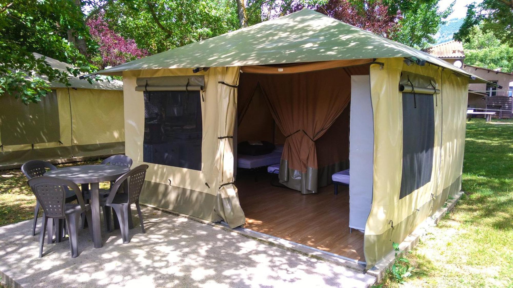 Camping Larribal Millau Bagian luar foto
