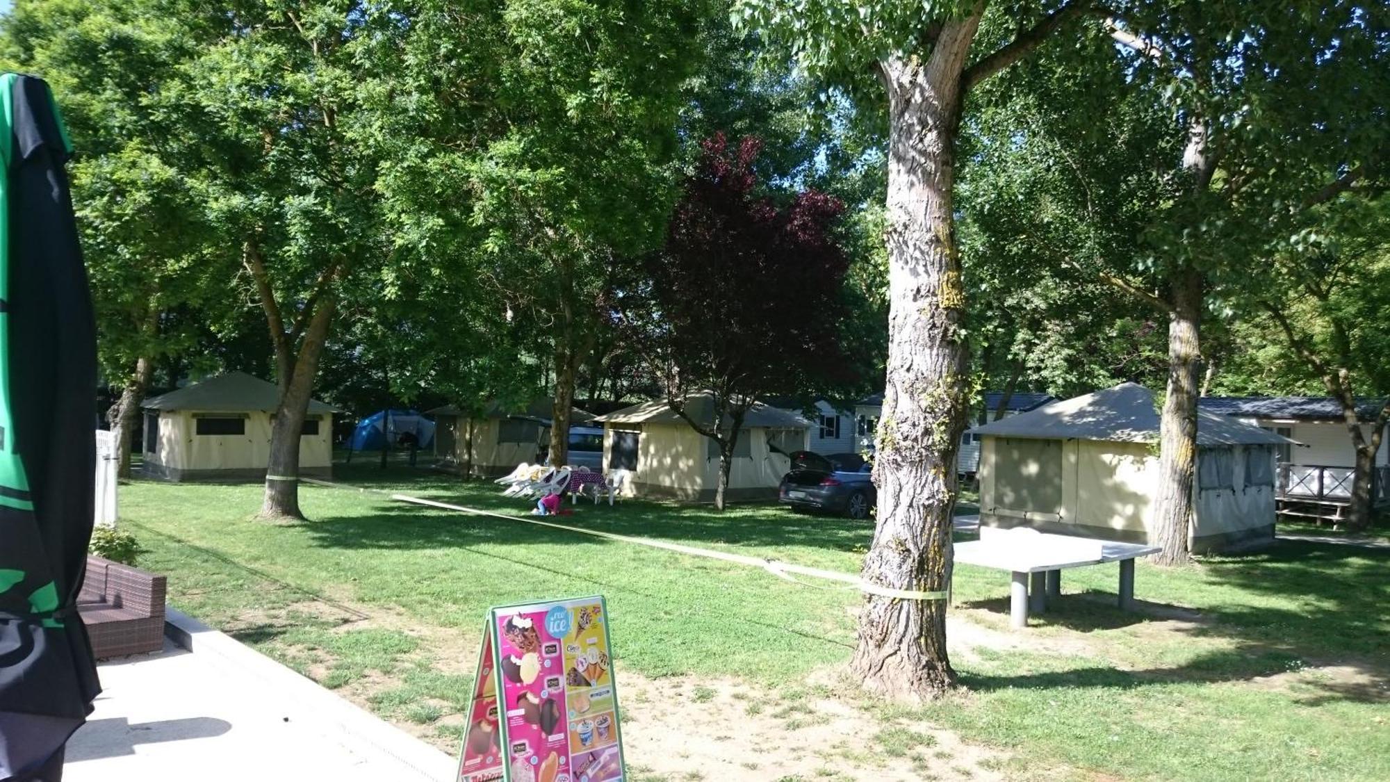 Camping Larribal Millau Bagian luar foto