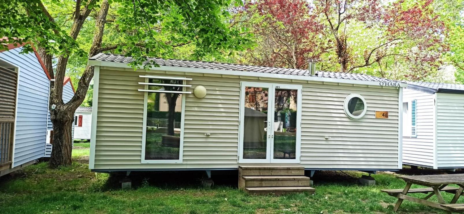 Camping Larribal Millau Bagian luar foto